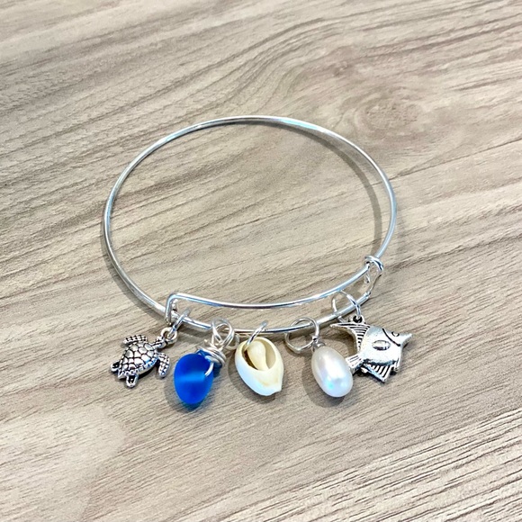 Jewelry - 188. Beachy charm bracelet